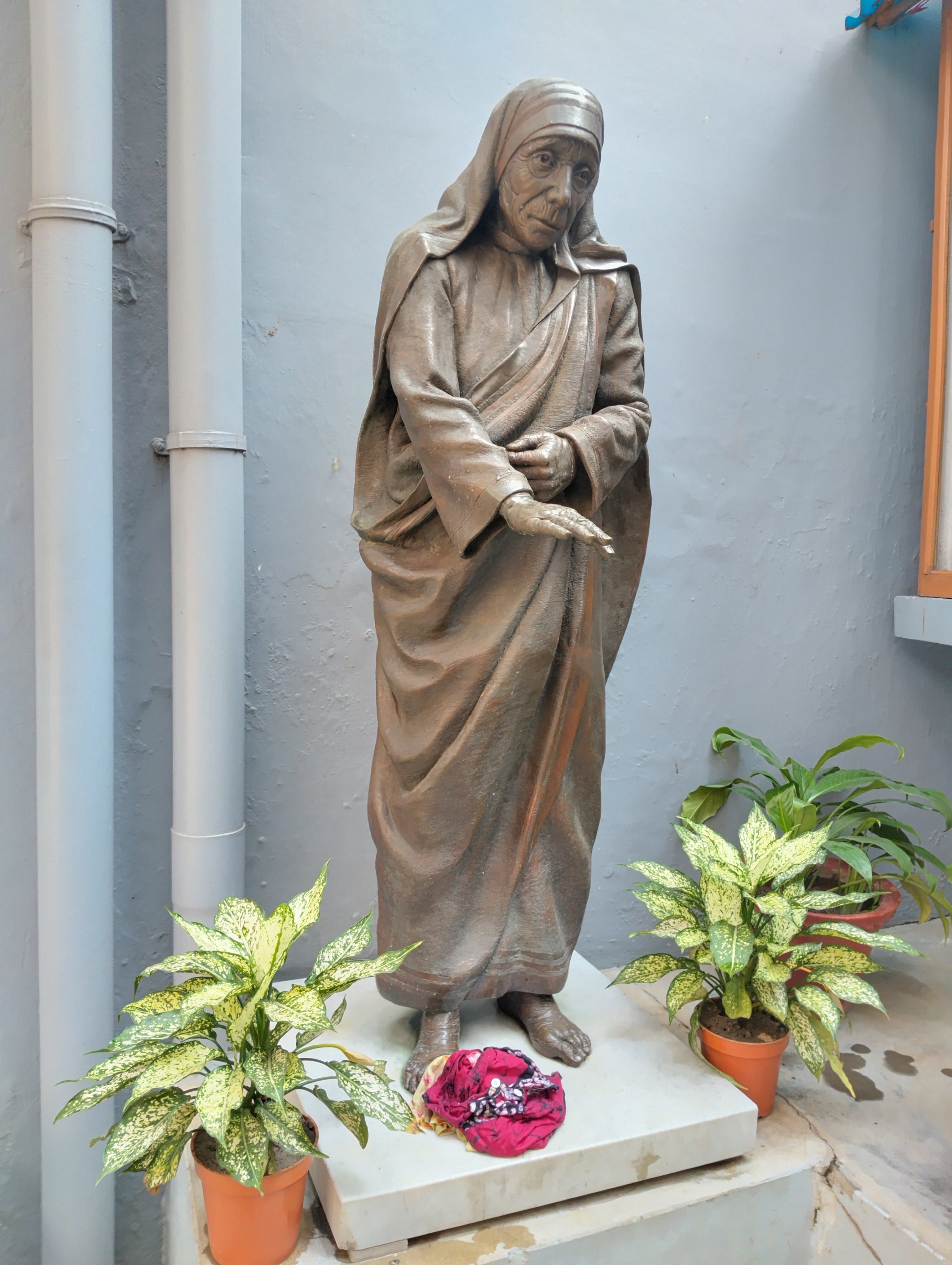 Mother Teresa Statue