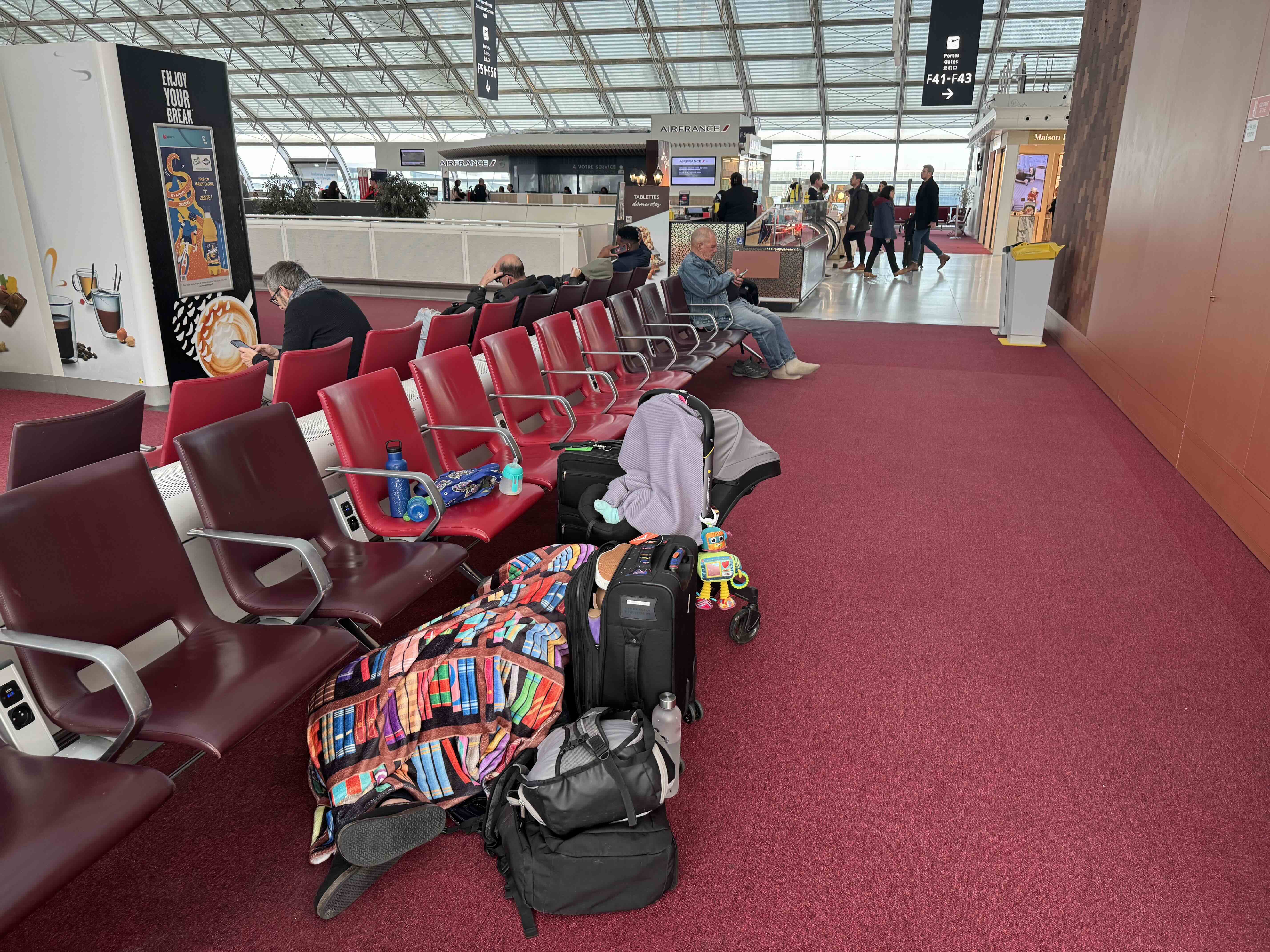 Sleeping on the ground in Paris